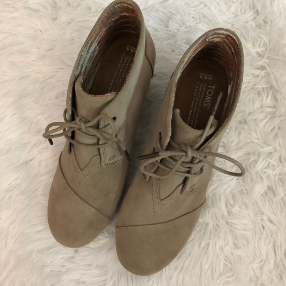 TOMS Desert Wedge Ankle/Bootie.  Tan.  Size 9.5 - Picture 3 of 8